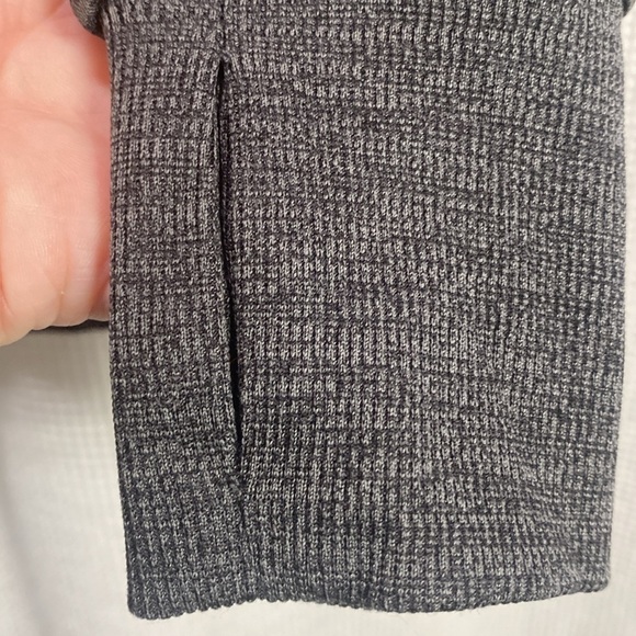 Colosseum Iowa State 1/4 zip SZ M space dye grey w thumbholes logo EUC Cyclones - Picture 3 of 6